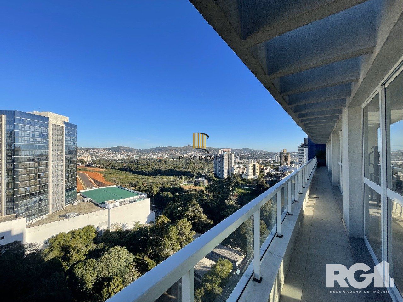Apartamento com 90m², 2 dorm,  com vaga para 02  carros no Petrópolis.