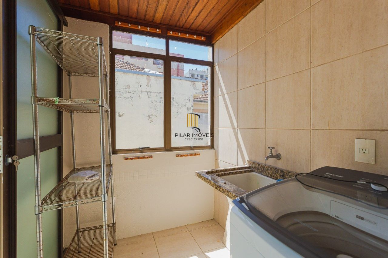 Cobertura charmosa com terraço e 2 vagas no Petrópolis