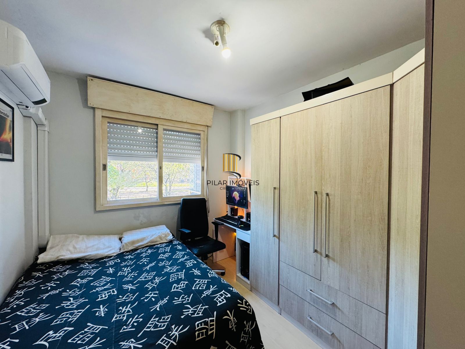 Apartamento Semimobiliado com  94,67 m² Privativos, 3 Dormitórios,