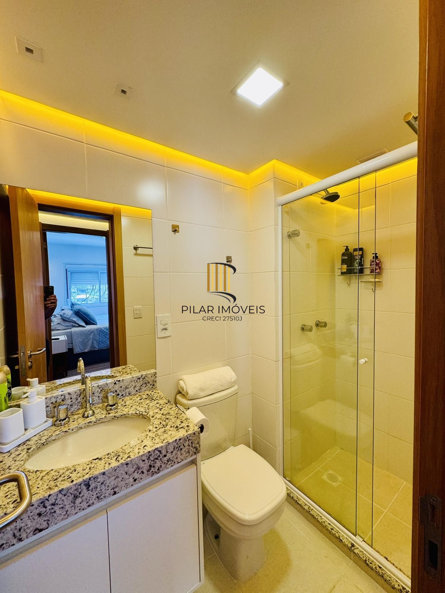 Pronto para Morar! 2 Dormitórios Mobiliado, 2 vagas de garagem