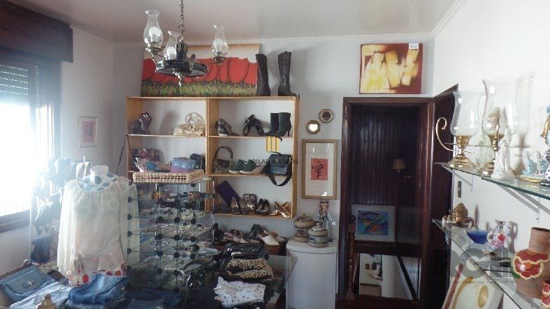 Casa 4 Dormitório(s) Bairro Chácara das Pedras