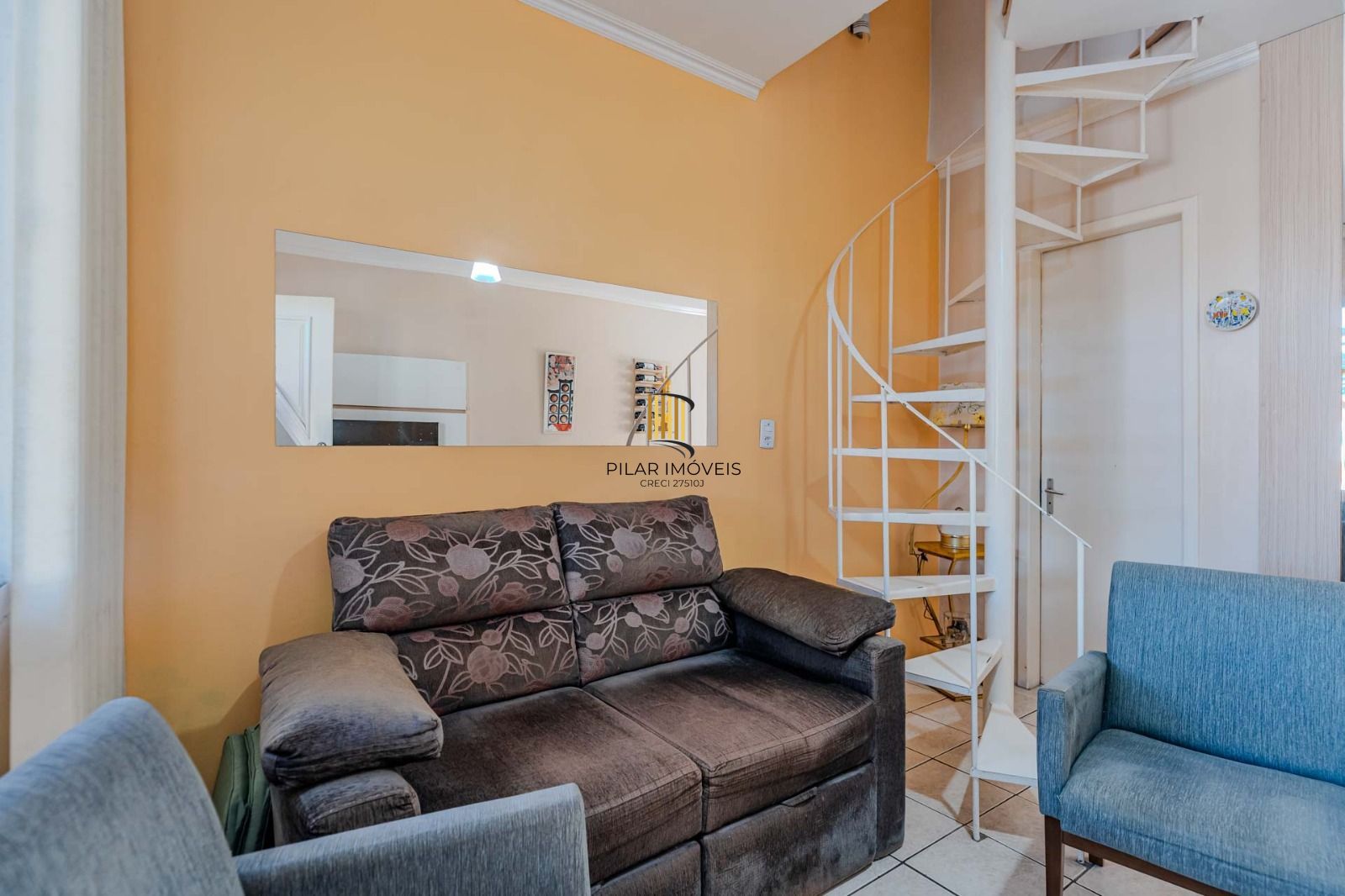 Sobrado com 2 ormitórios e 3 vagas de garagem