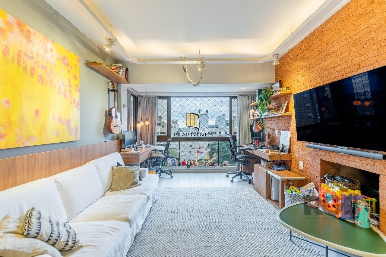 Apartamento de 2 dormitórios, com lareira e churrasqueira no bairro Petrópolis