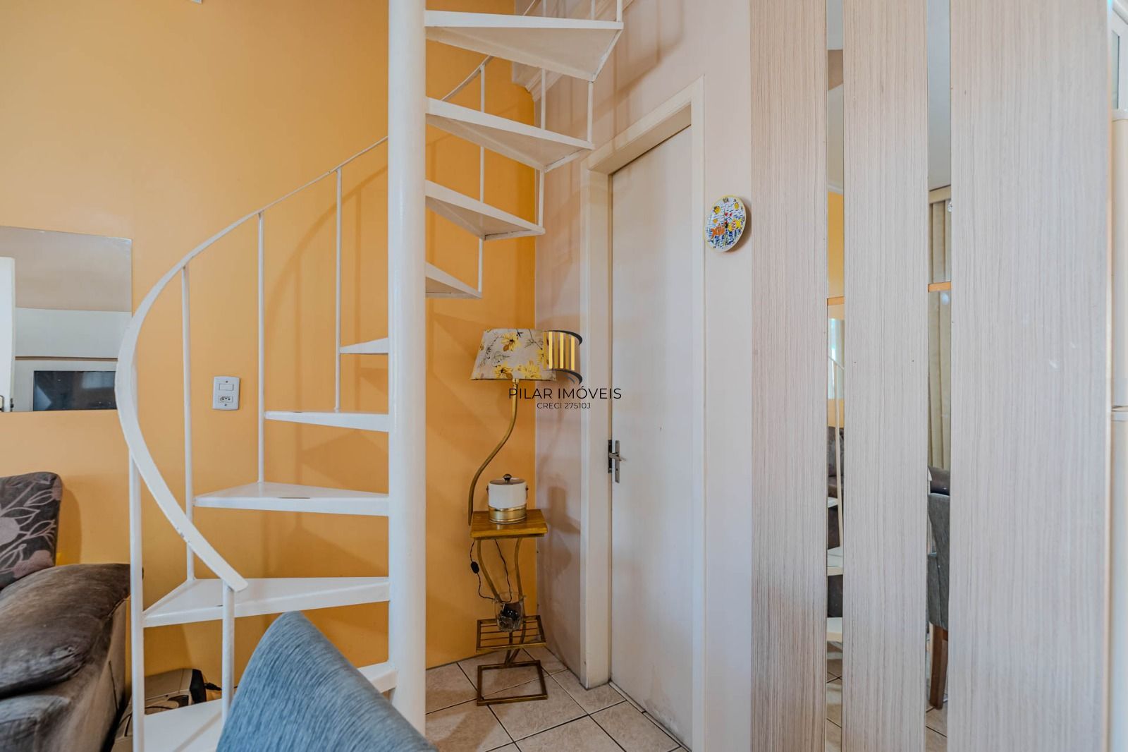 Sobrado com 2 ormitórios e 3 vagas de garagem