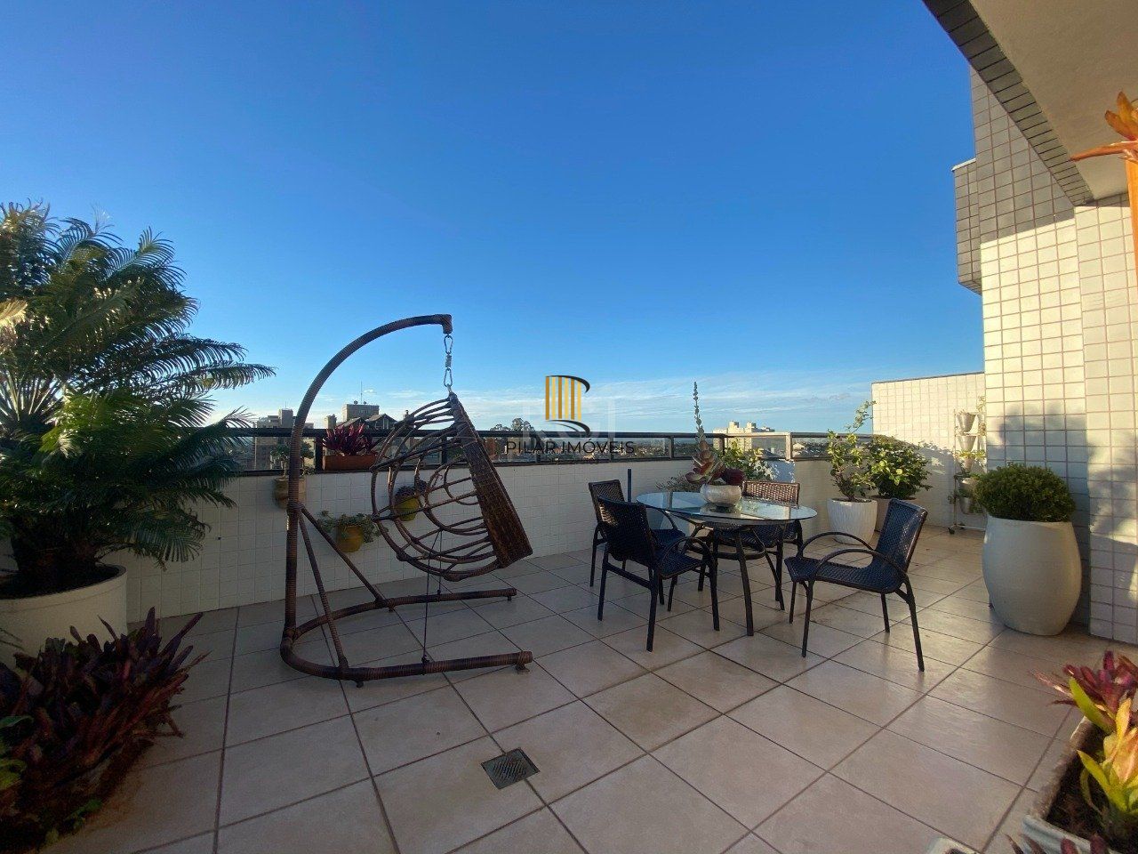 Cobertura para Venda - 278m², 3 dormitórios, sendo 1 suites, 3 vagas - Jardim Itu