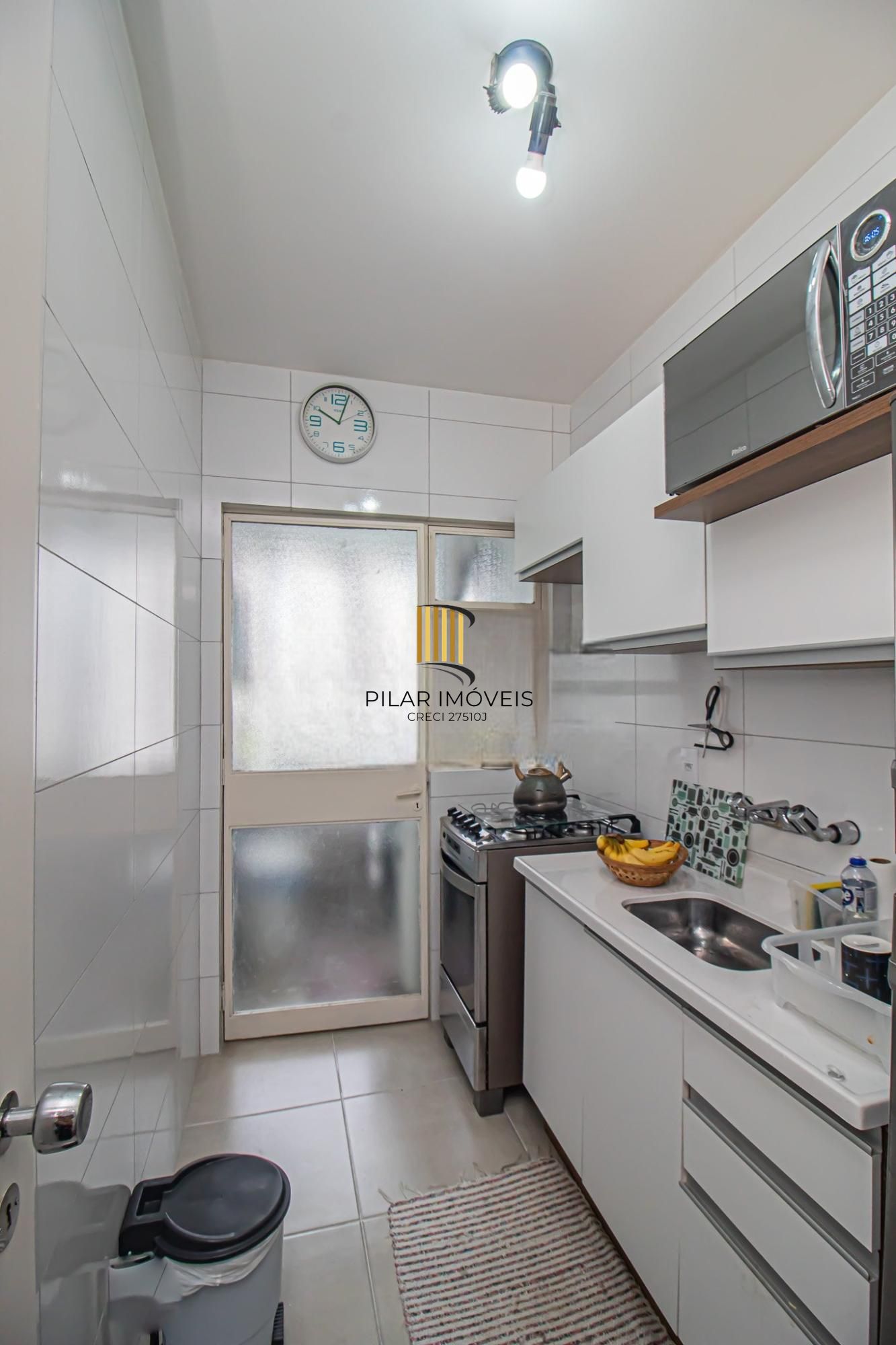 Apartamento 1 Dormitório Reformado com Sacada e Churrasqueira no Jardim Botânico