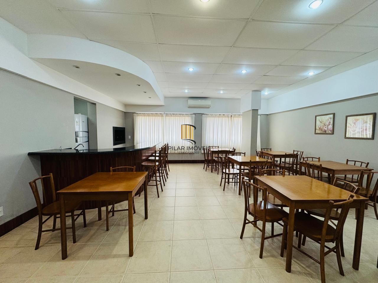 Apartamento 3 dormitórios, 3 banheiros e 2 vagas no Petrópolis