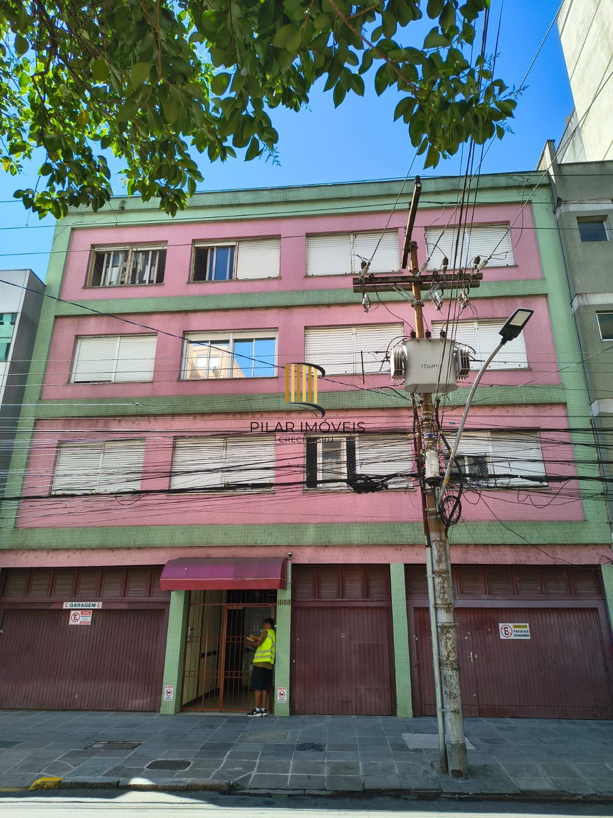 1 Dormitório semi mobiliado na melhor localização do centro histórico - Pilar Imóveis