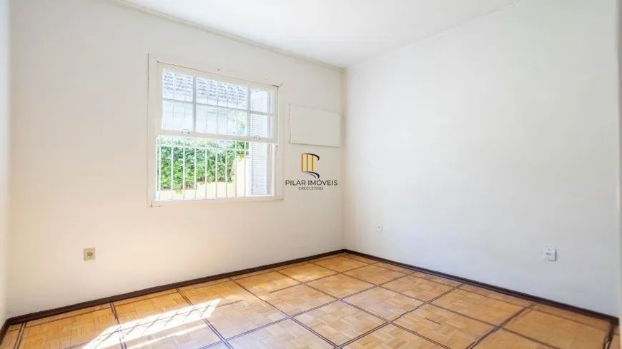 Casa Ampla com Pátio e Excelente Localização no Petrópolis