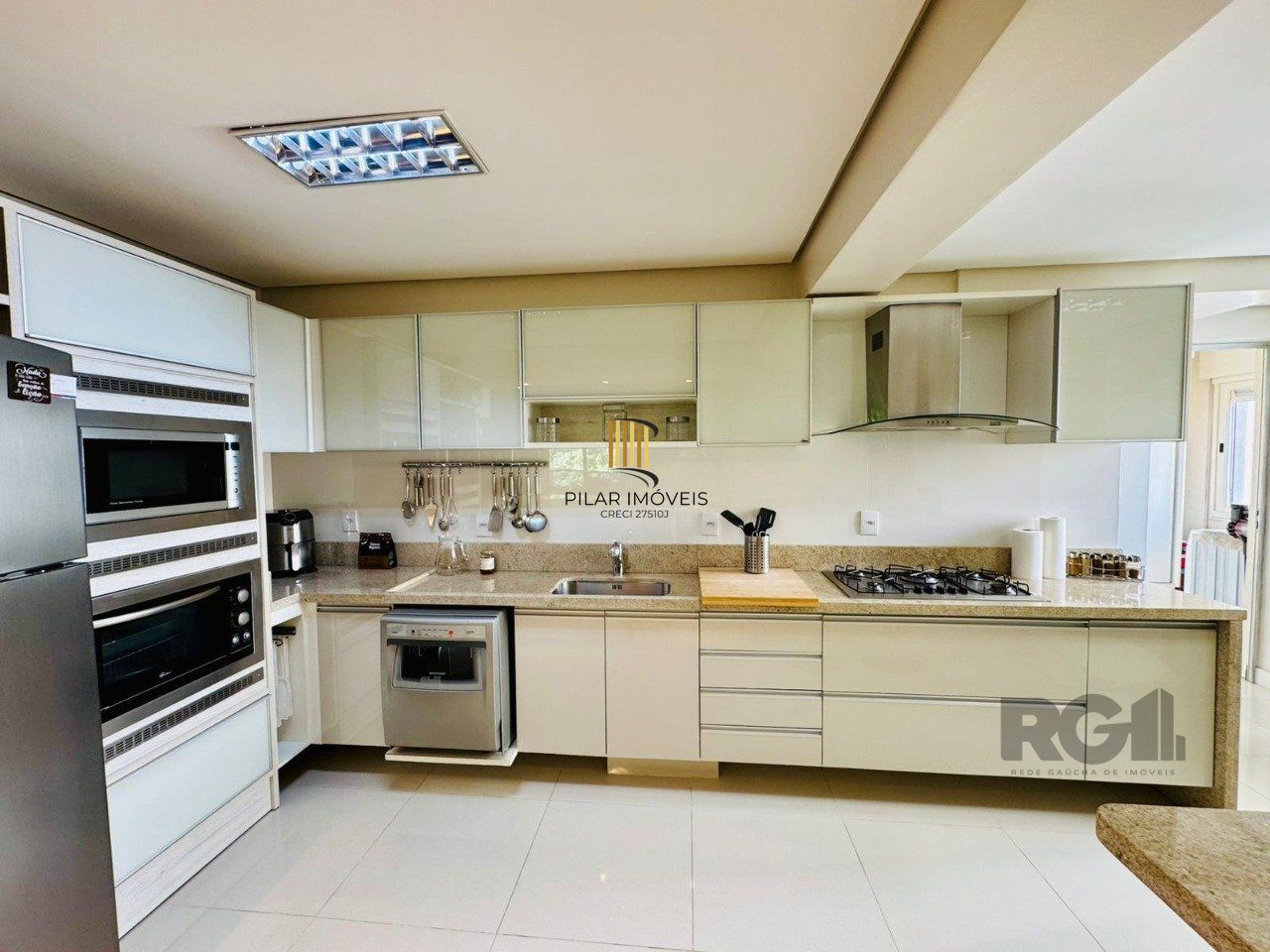 Apartamento 3 dormitórios no bairro Mont Serrat