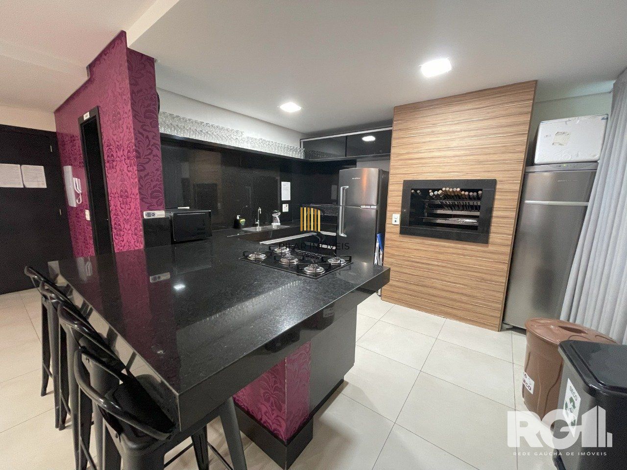 Apartamento com 90m², 2 dorm,  com vaga para 02  carros no Petrópolis.