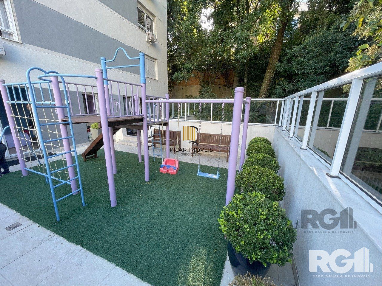 Excelente Apto C/3 Dorm. mais Suite  B. Petrópolis