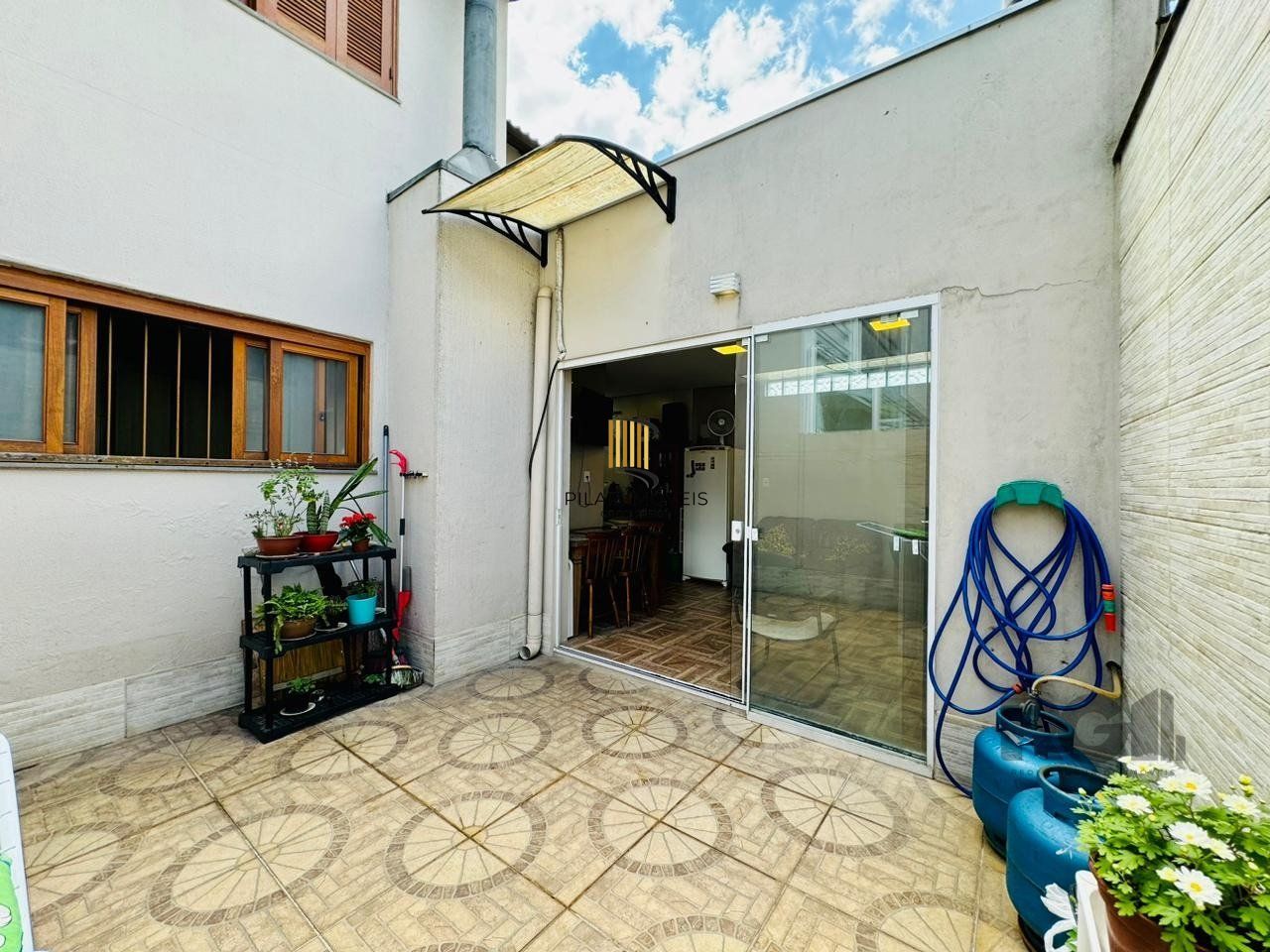 Casa de Condomínio 3 dormitórios no bairro Passo das Pedras