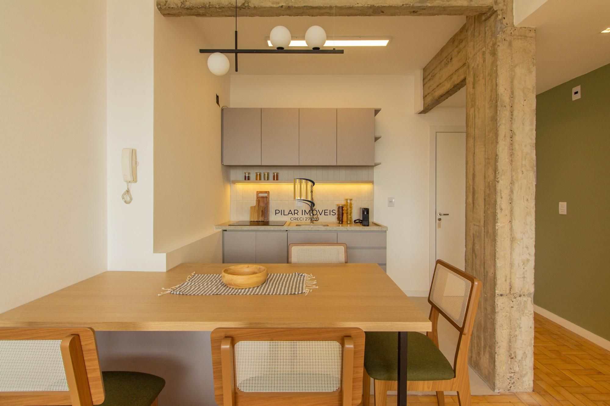 🌅  2 dormitórios junto ao Hospital Santa Casa, Reformado com Vista Única para o Guaíba