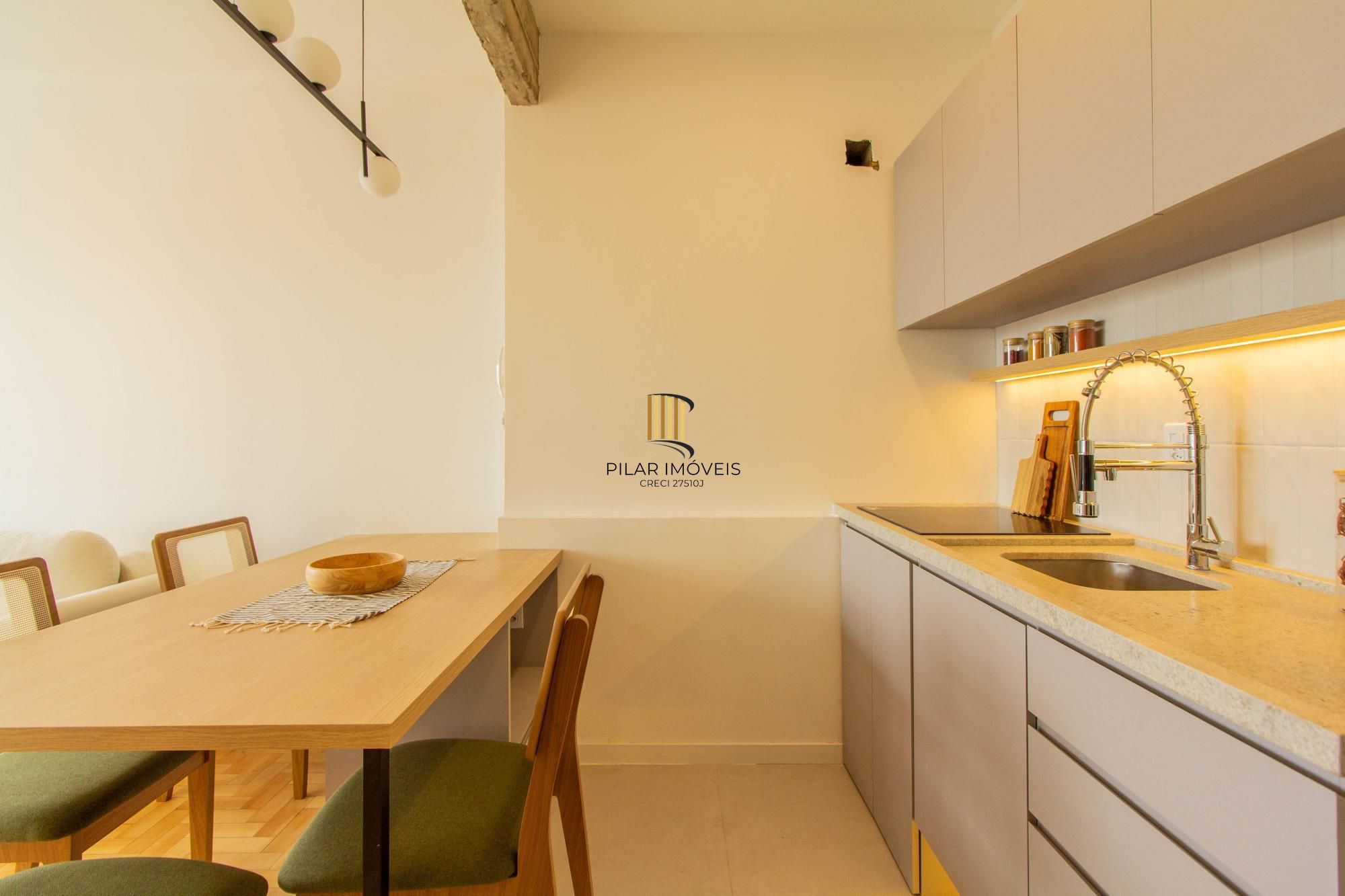 🌅  2 dormitórios junto ao Hospital Santa Casa, Reformado com Vista Única para o Guaíba