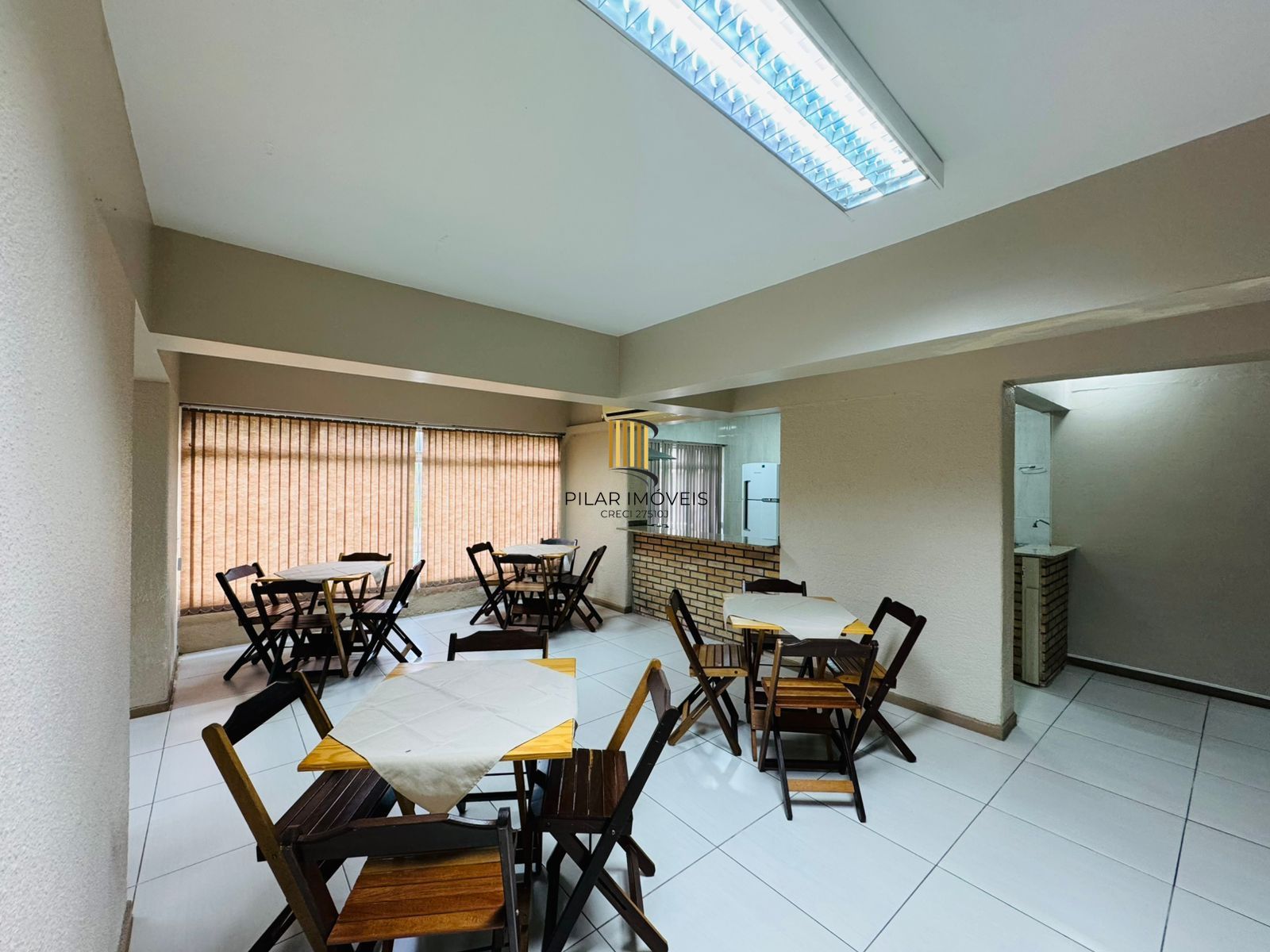 Apartamento com 2 quartos, 47m², reformado, bairro Petrópolis