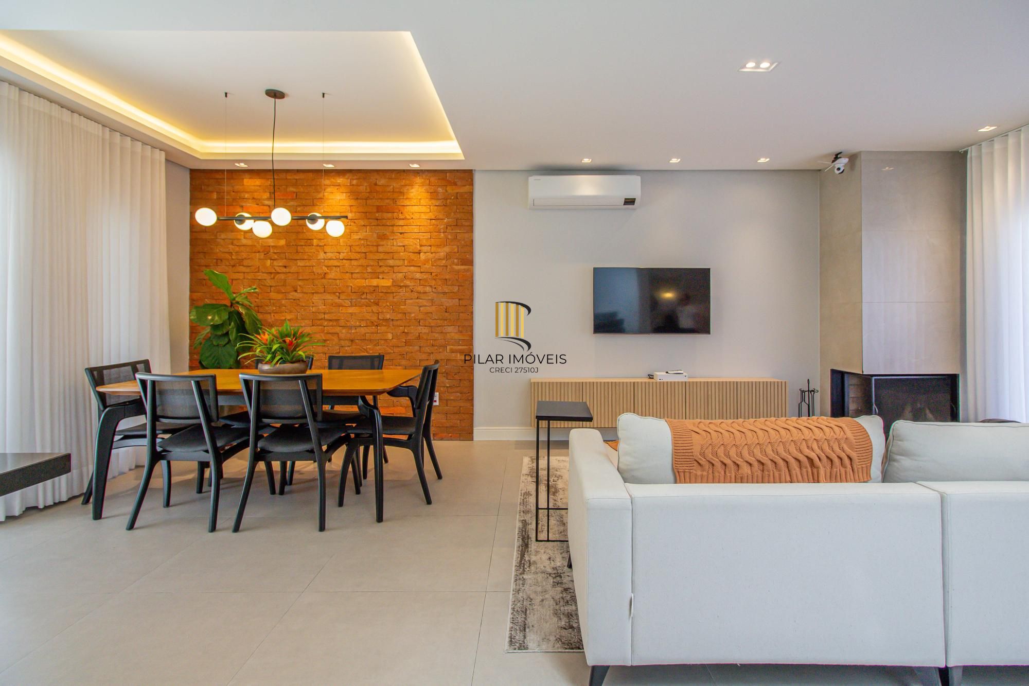Casa em condominio, com espaçp e segurança para sua familia!