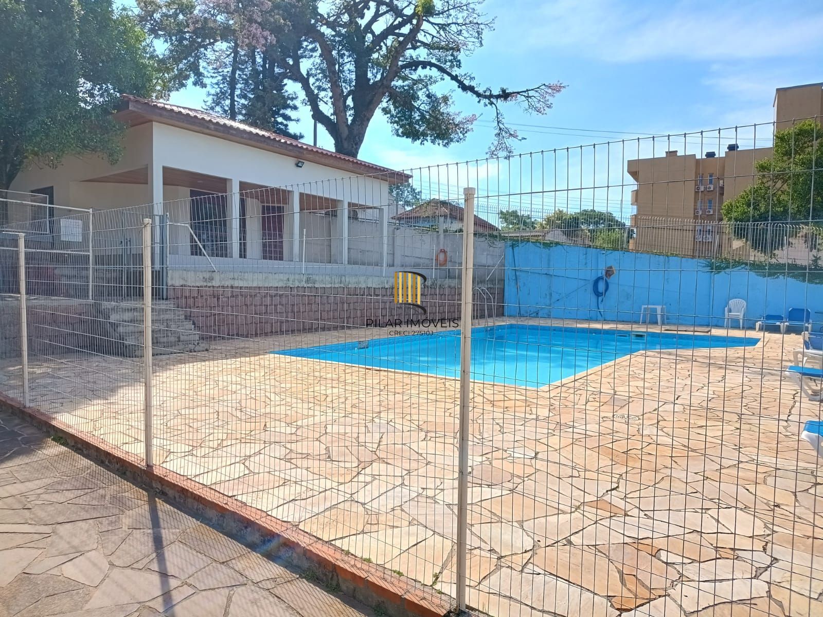 Sobrado 5 dorm em condominio com infra completa.