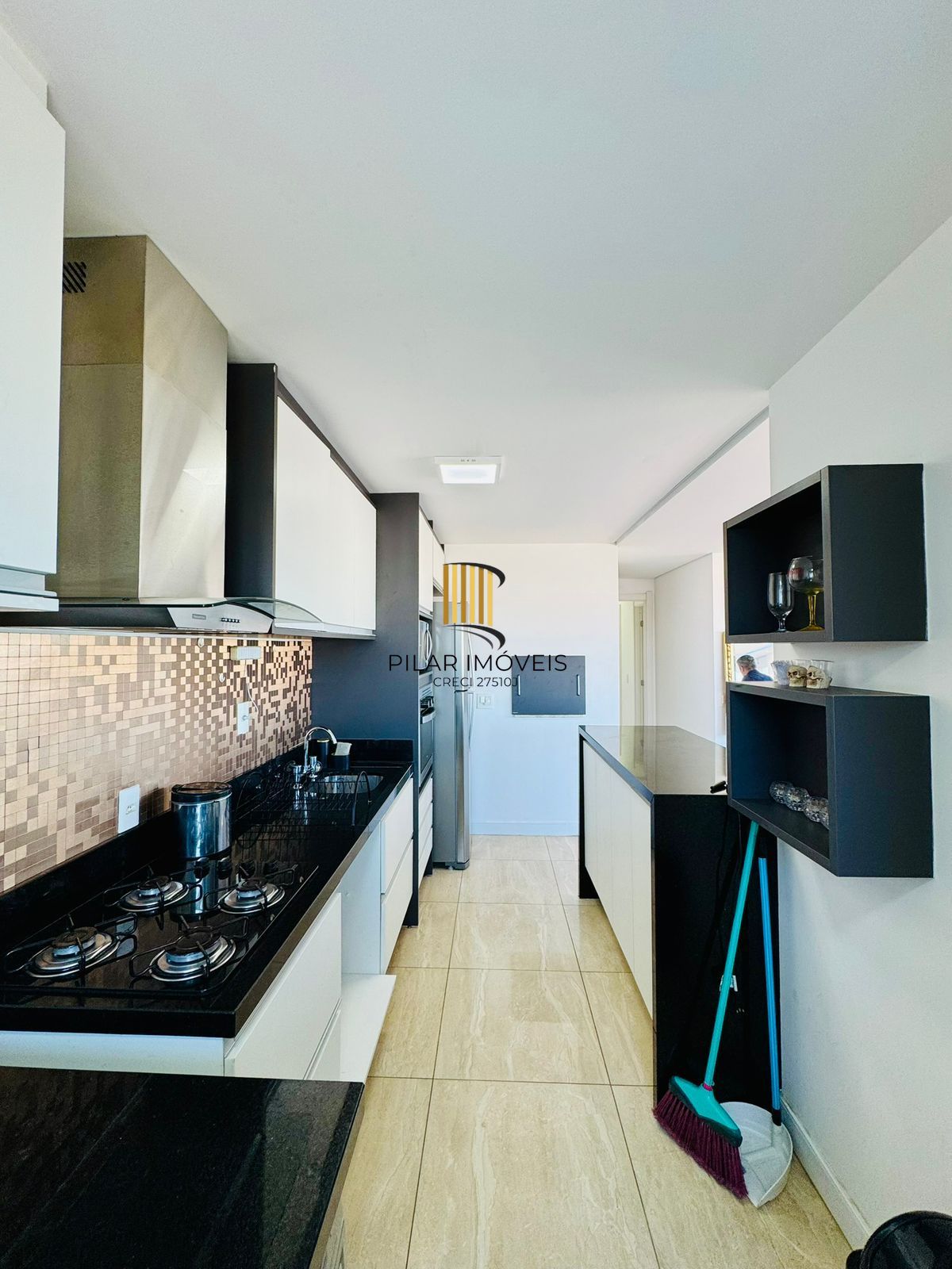 3 dormitórios, andar alto, mobiliado com lazer completo!