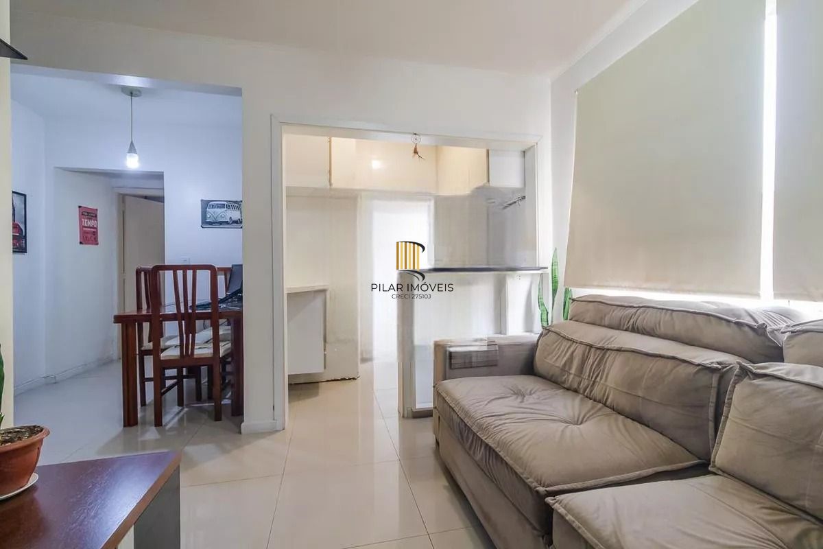 Apartamento de 1 Dormitório Semimobiliado