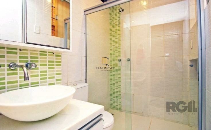 Apartamento Reformado com 3 Dormitórios e 3 Vagas no Petrópolis
