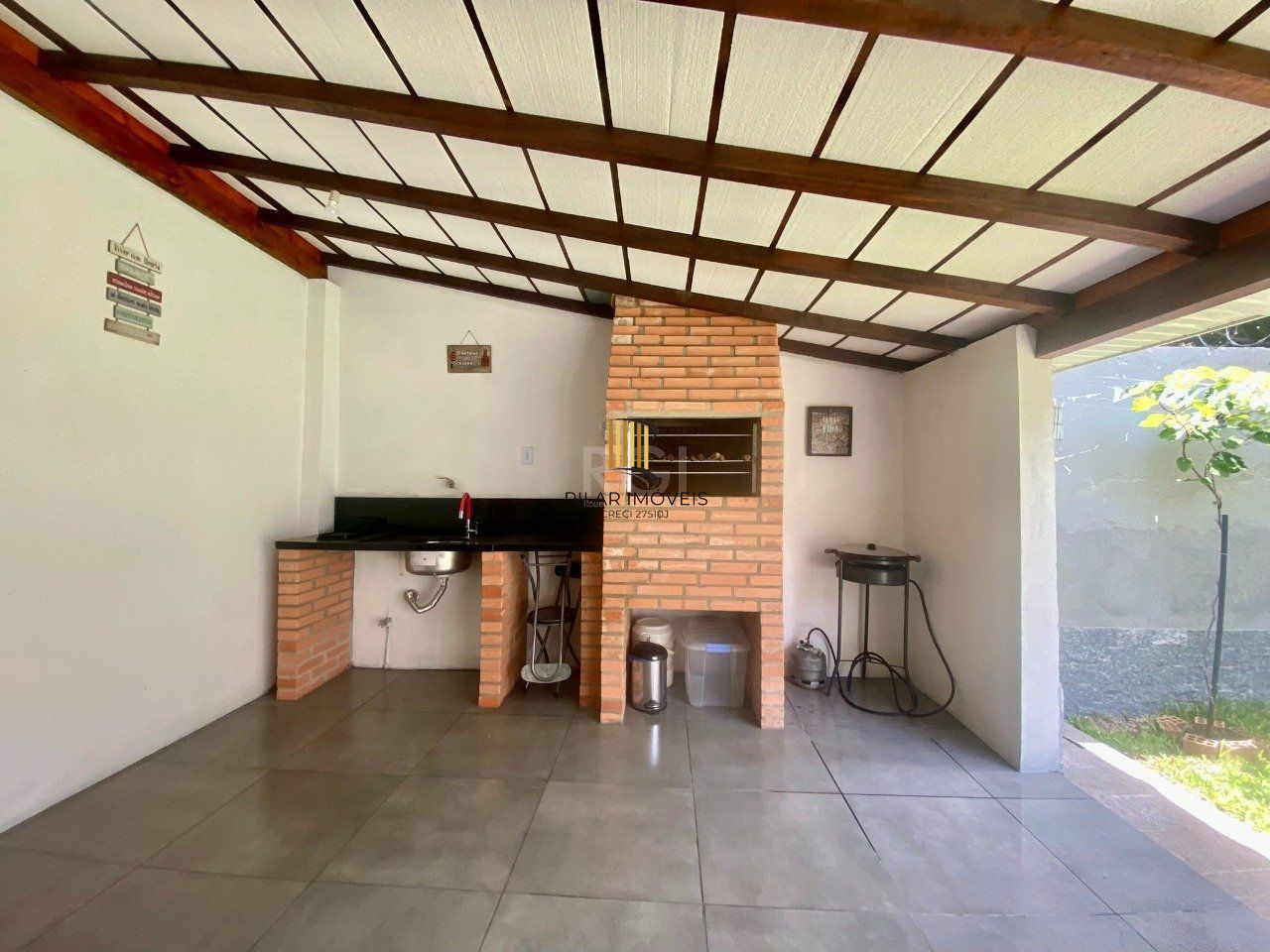 Casa 3 dormitórios no bairro Passo da Areia
