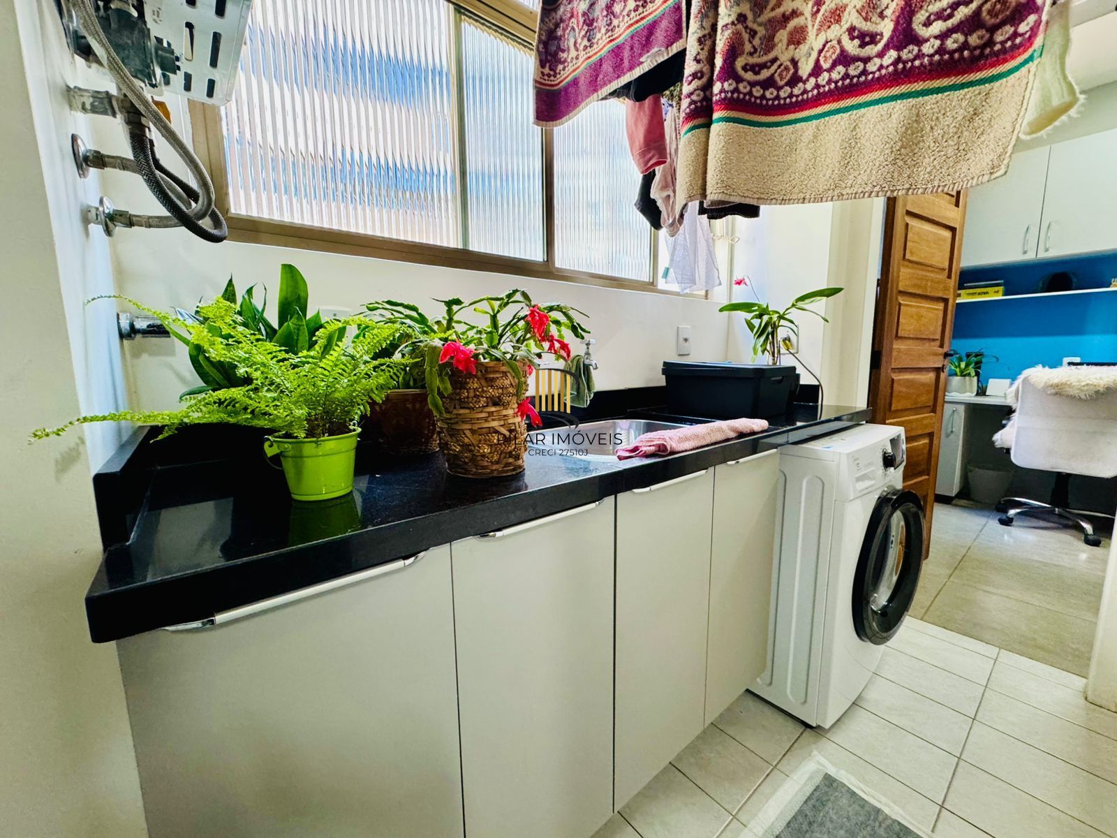 2 dormitórios com sacada integrada, churrasqueira com home office com vaga