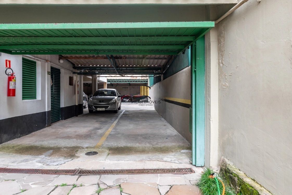 Apartamento com 2 Dormitórios, Churrasqueira, Elevador e Vaga no Petrópolis