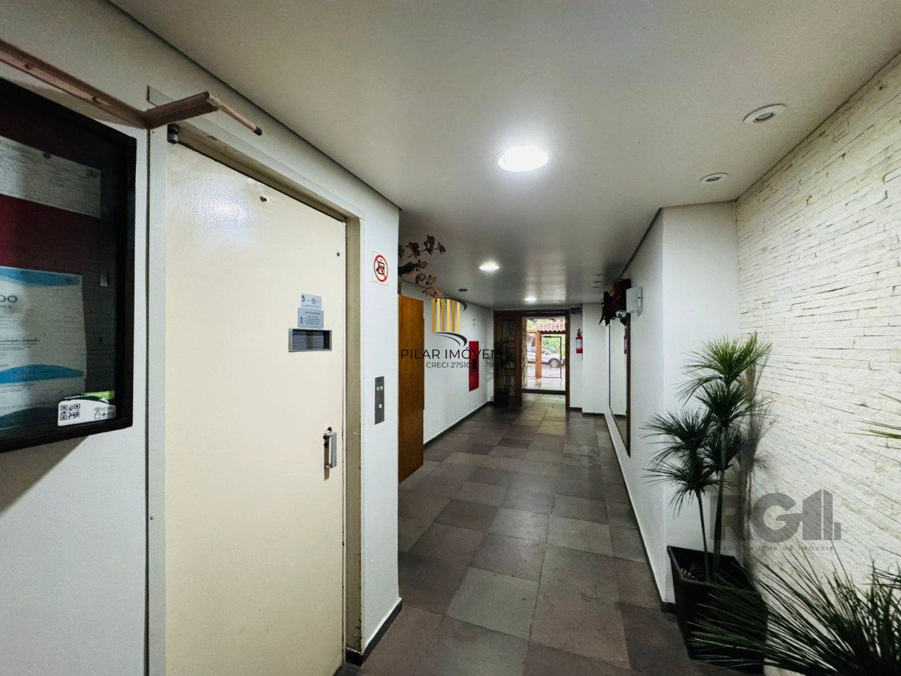 Apartamento 2 dormitórios no bairro Azenha
