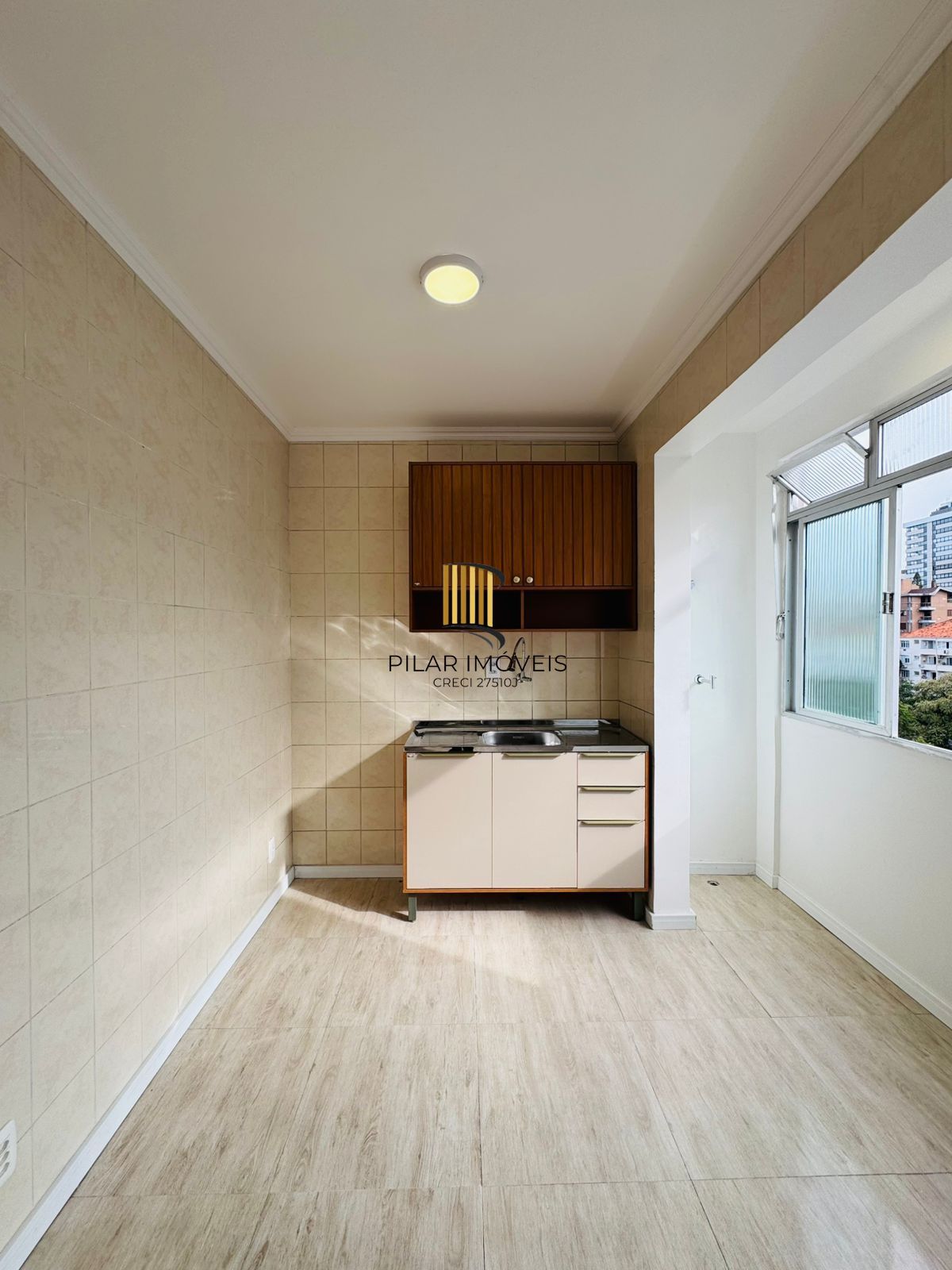 Apartamento com 2 quartos, 47m², reformado, bairro Petrópolis