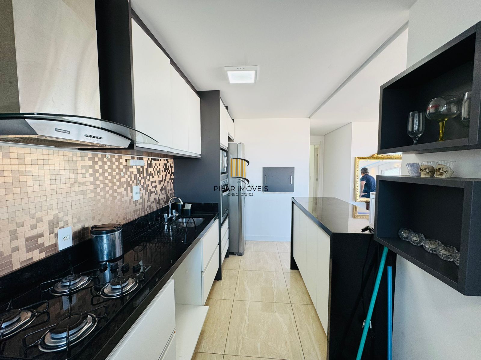 3 dormitórios, andar alto, mobiliado com lazer completo!