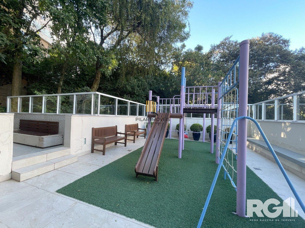 Apartamento com 90m², 2 dorm,  com vaga para 02  carros no Petrópolis.