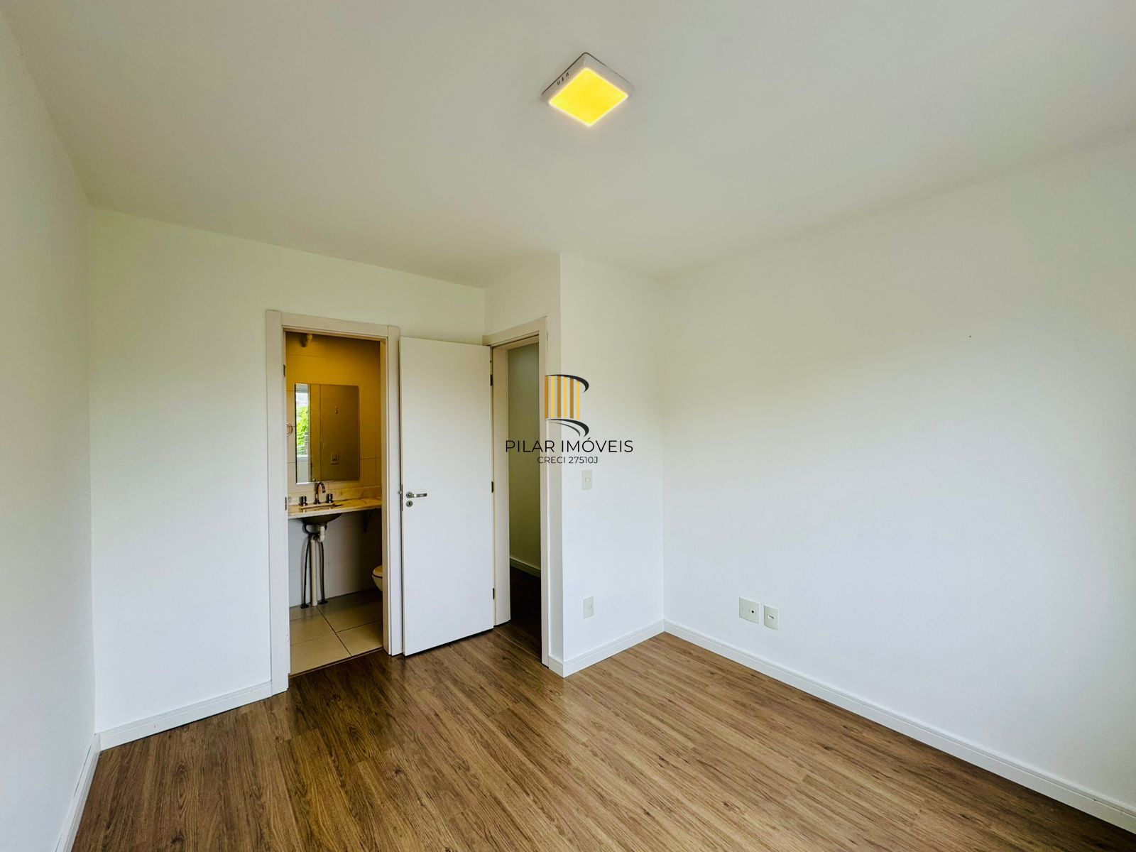 Apartamento 3 dormitórios com 1 suíte no bairro Petrópolis em Porto Alegre.