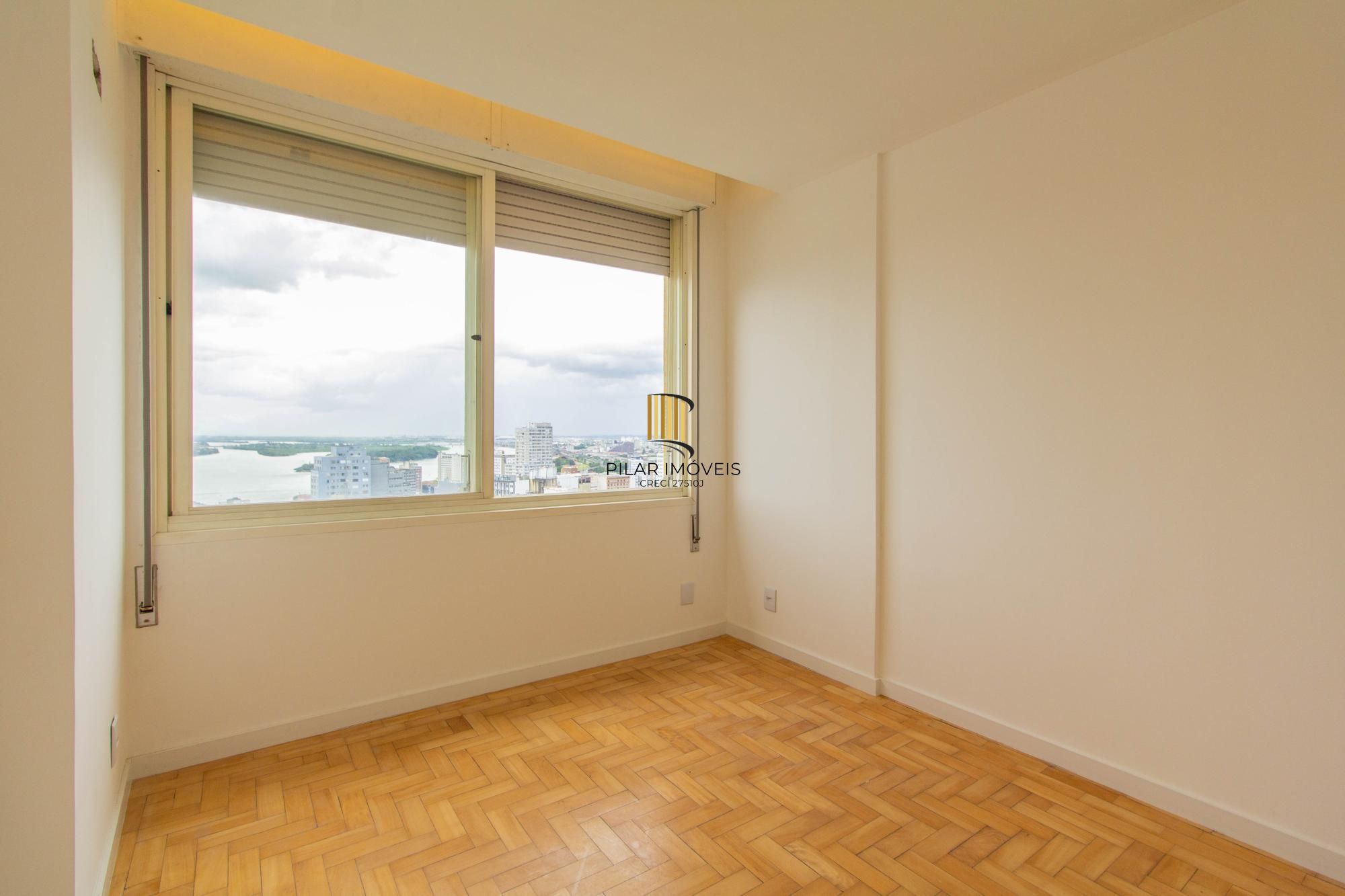 🌅  2 dormitórios junto ao Hospital Santa Casa, Reformado com Vista Única para o Guaíba