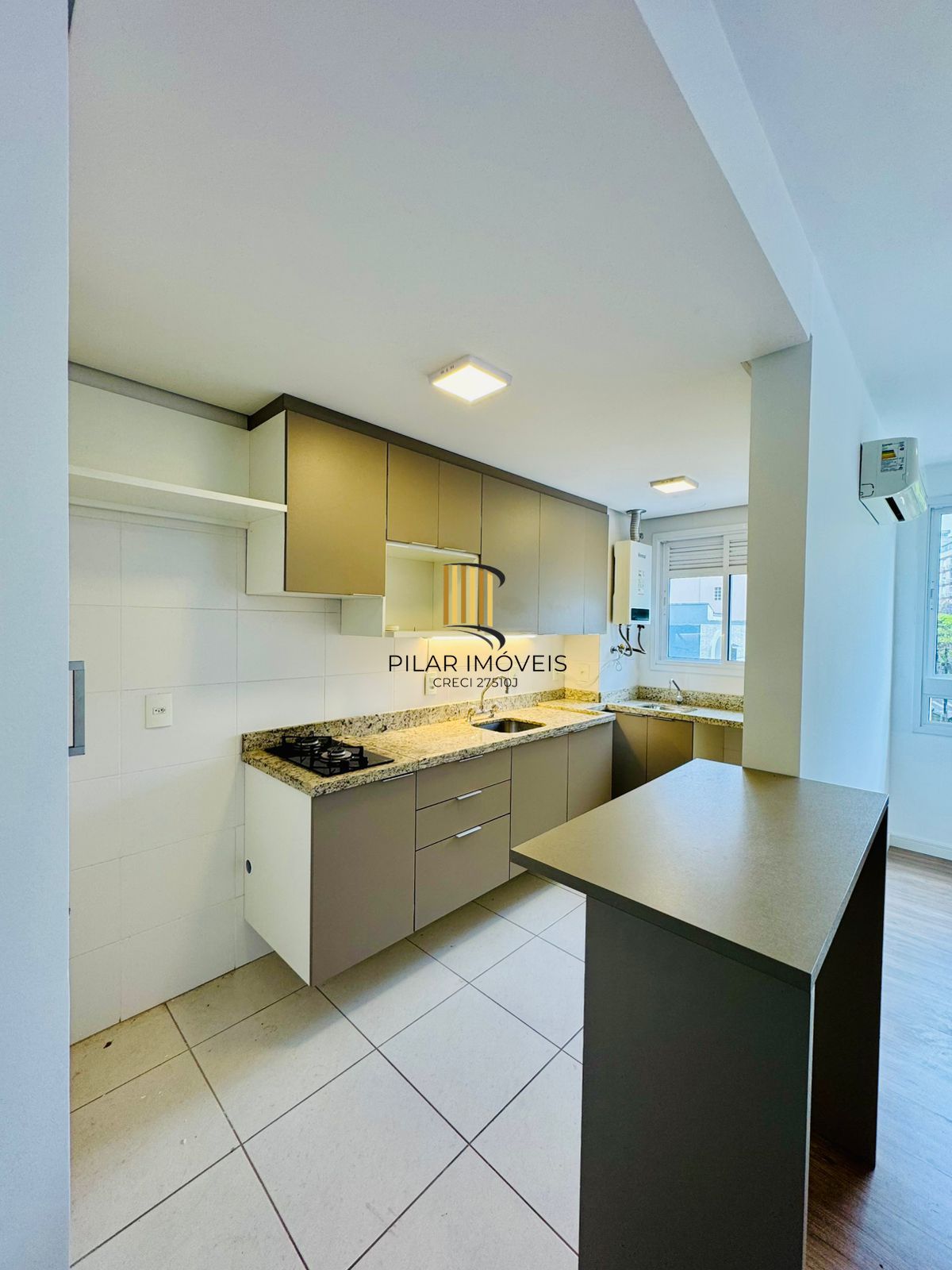 Apartamento 3 dormitórios com 1 suíte no bairro Petrópolis em Porto Alegre.