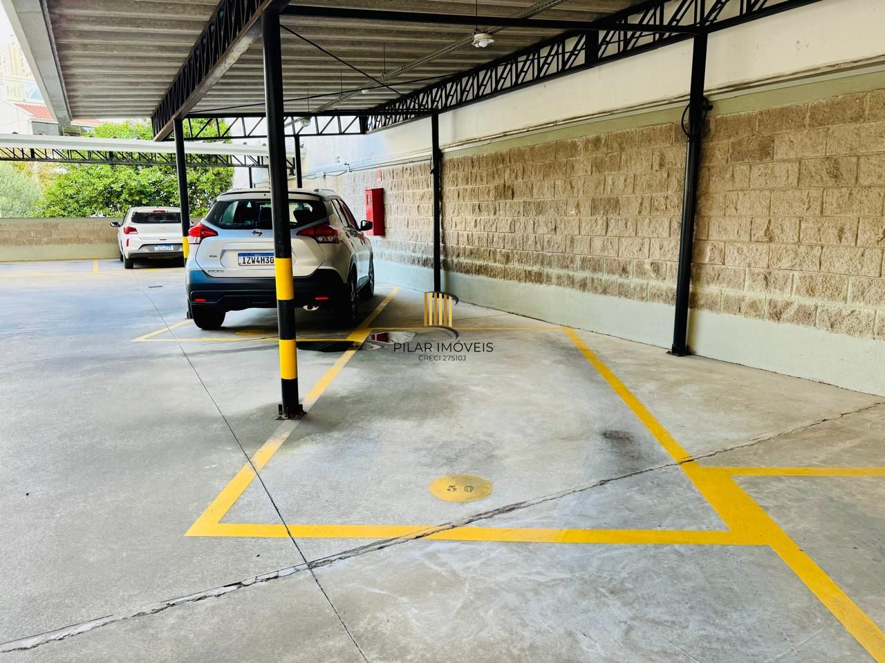 3 dormitórios com churrasqueira, 2 vagas individuais, com estrutura de Lazer