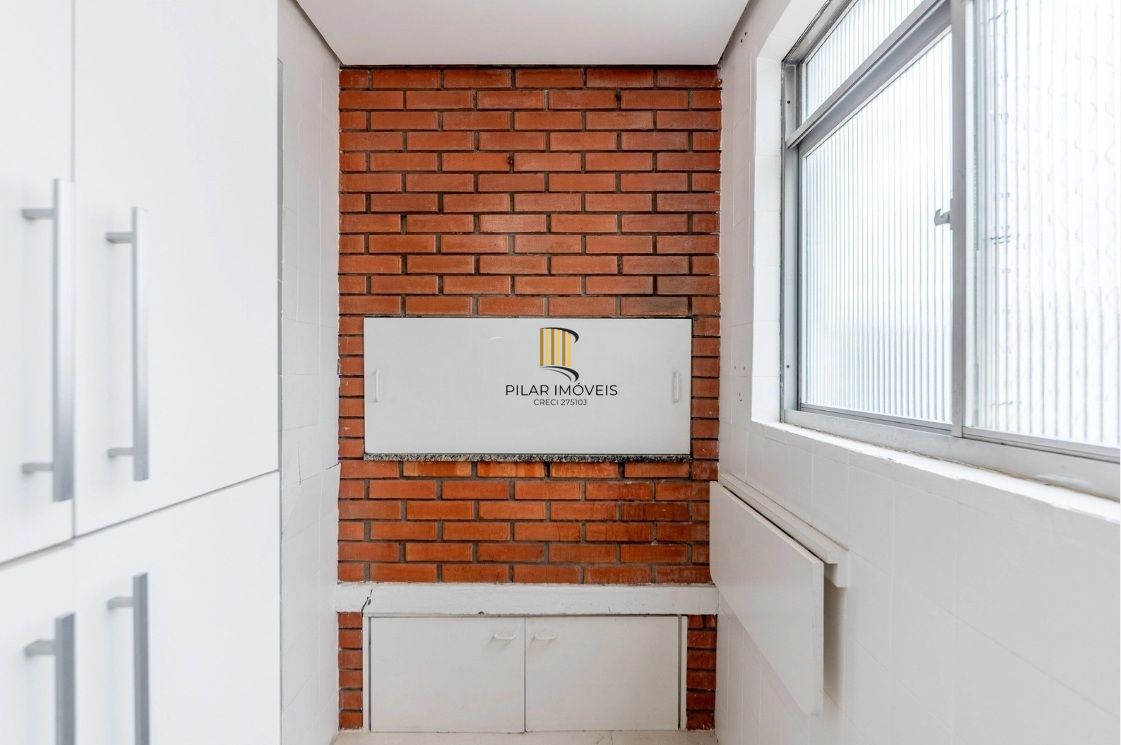 Apartamento com 2 Dormitórios, Churrasqueira, Elevador e Vaga no Petrópolis