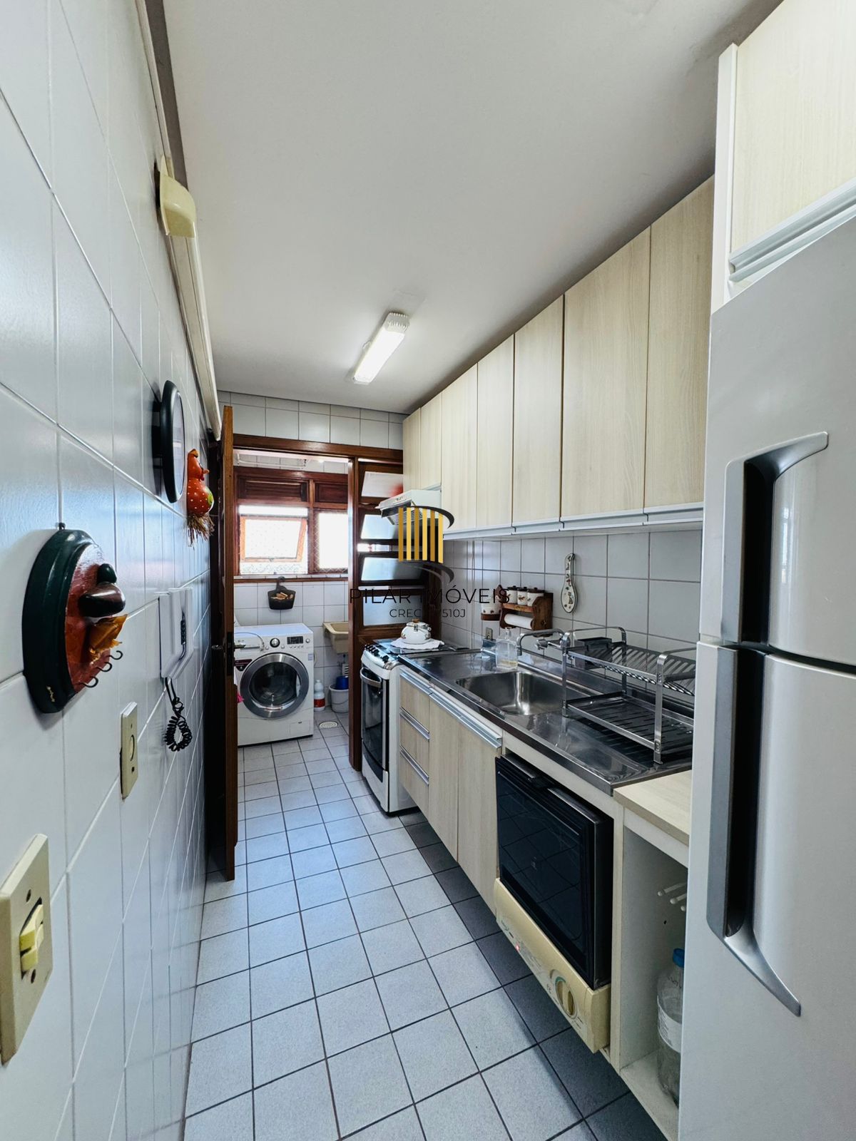 Cobertura com Terraço, Vista Livre e Porteira Fechada na Av. Protásio Alves