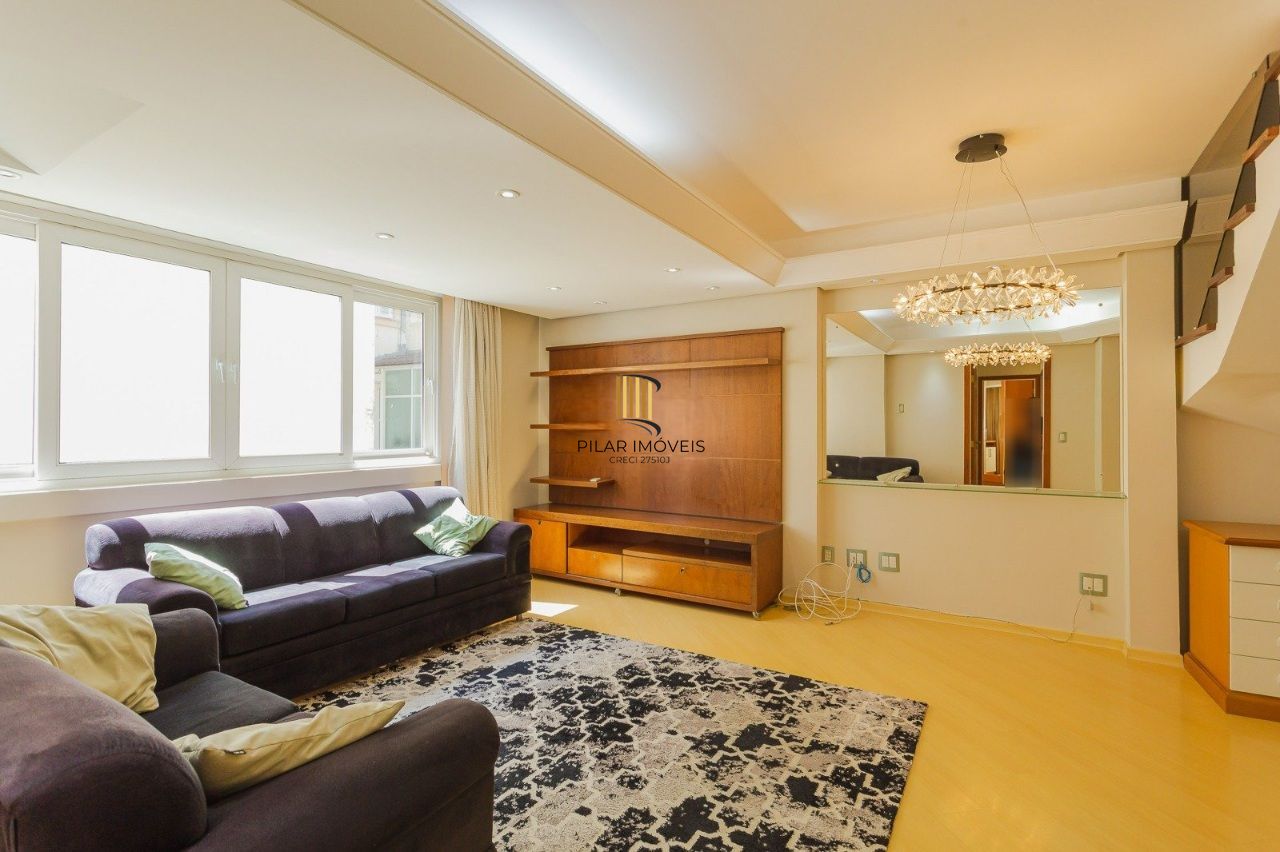 Cobertura charmosa com terraço e 2 vagas no Petrópolis