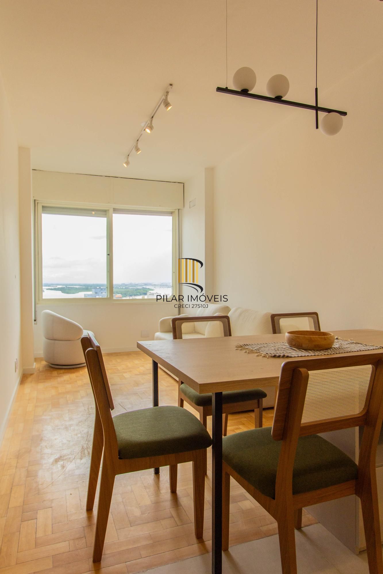 🌅  2 dormitórios junto ao Hospital Santa Casa, Reformado com Vista Única para o Guaíba