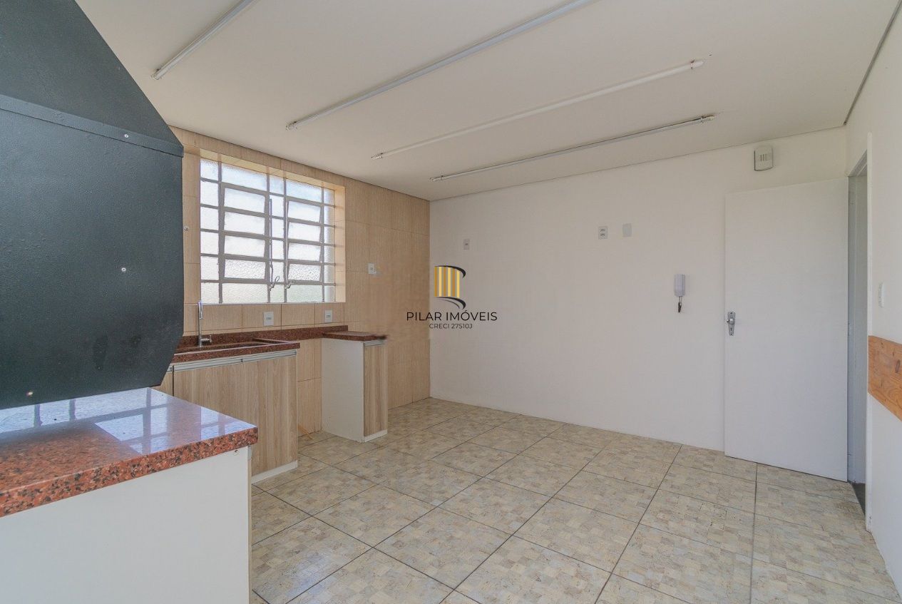 Apartamento Amplo de Esquina com 93m² no Bairro Petrópolis