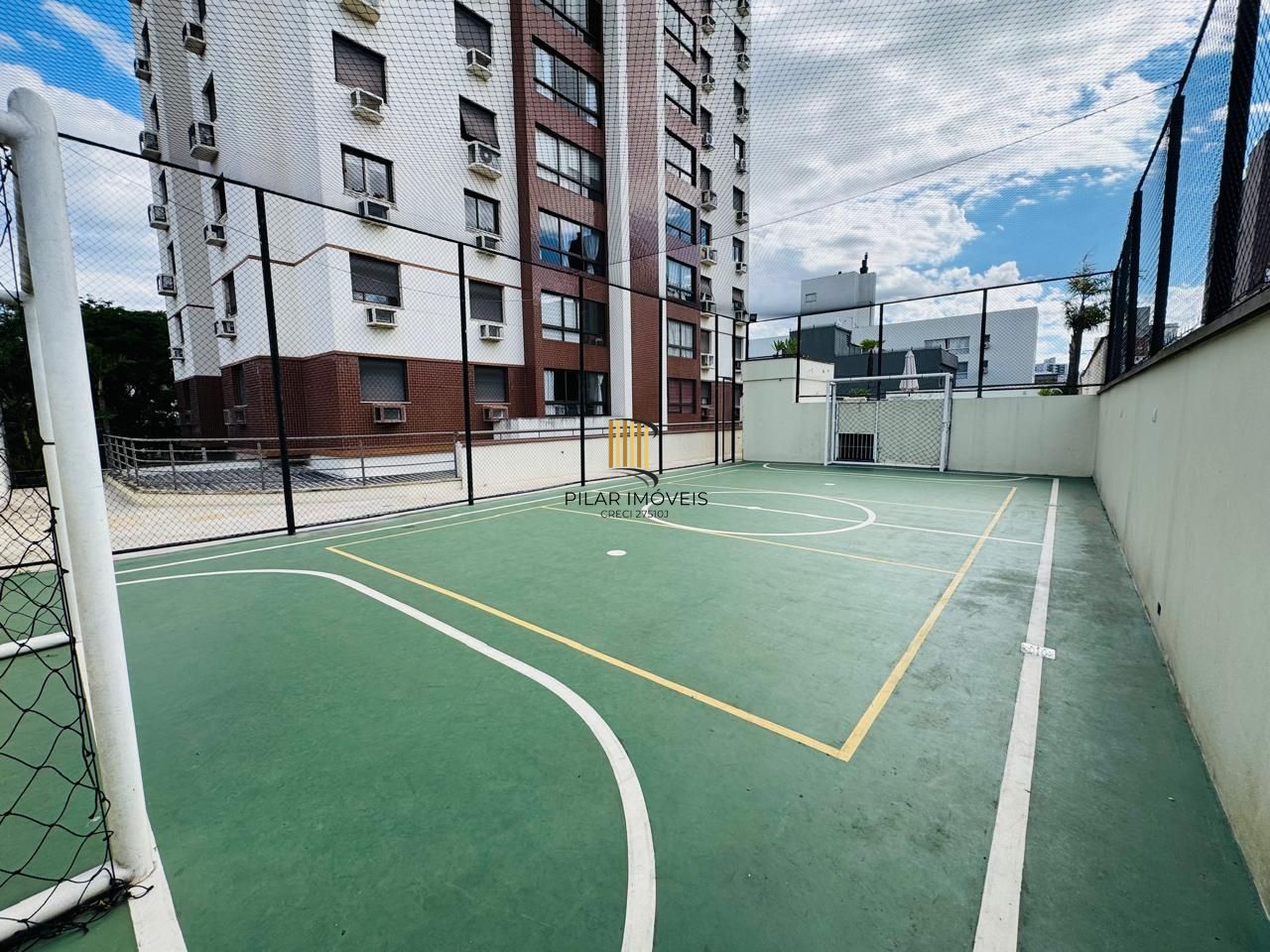 Apartamento 3 dormitórios, 3 banheiros e 2 vagas no Petrópolis