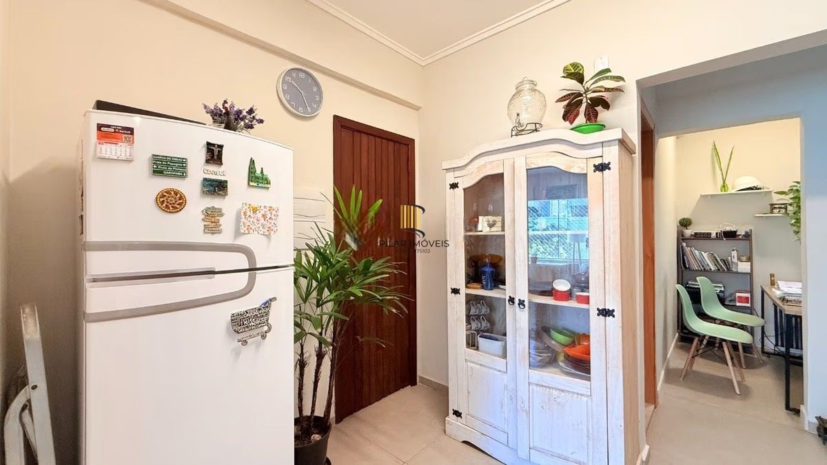 Apartamento Reformado com 3 Quartos e Sacada no Coração do Bom Fim, Próximo à Redenção