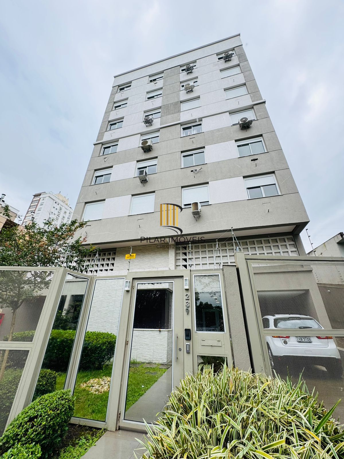 Apartamento 3 dormitórios com 1 suíte no bairro Petrópolis em Porto Alegre.