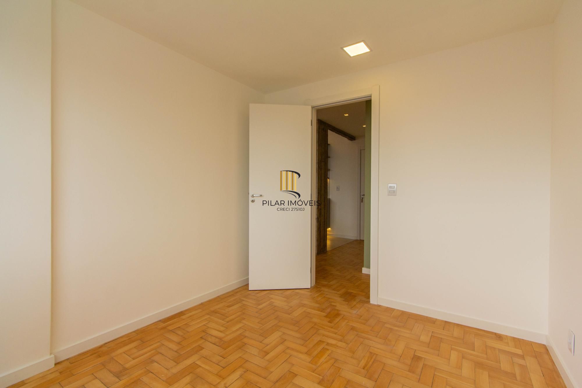 🌅  2 dormitórios junto ao Hospital Santa Casa, Reformado com Vista Única para o Guaíba