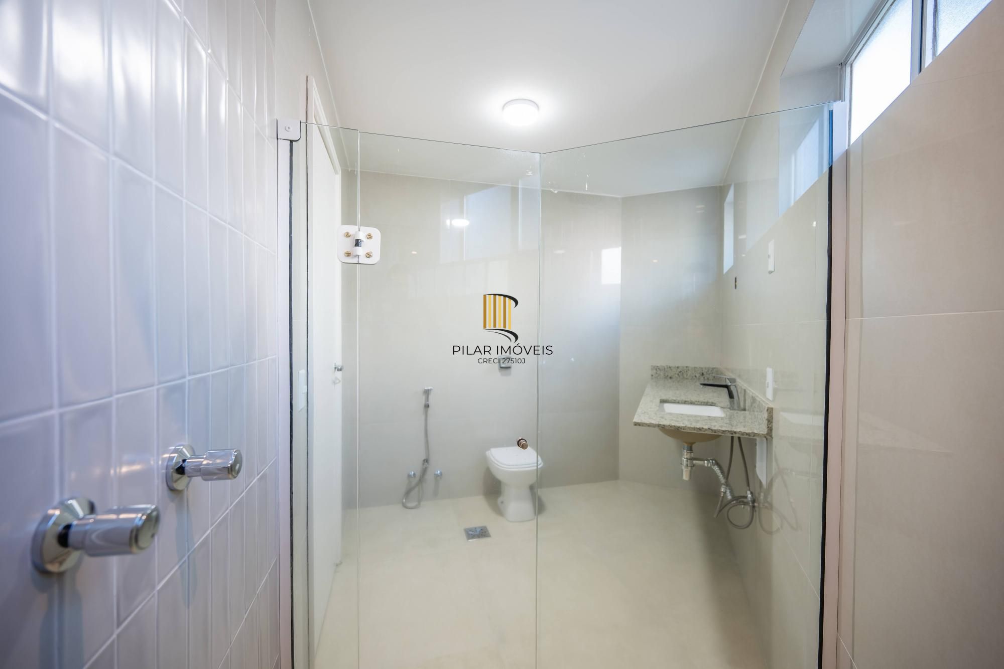 Apartamento com 3 suítes com vista e totalmente reforamdo no Moinhos de Vento