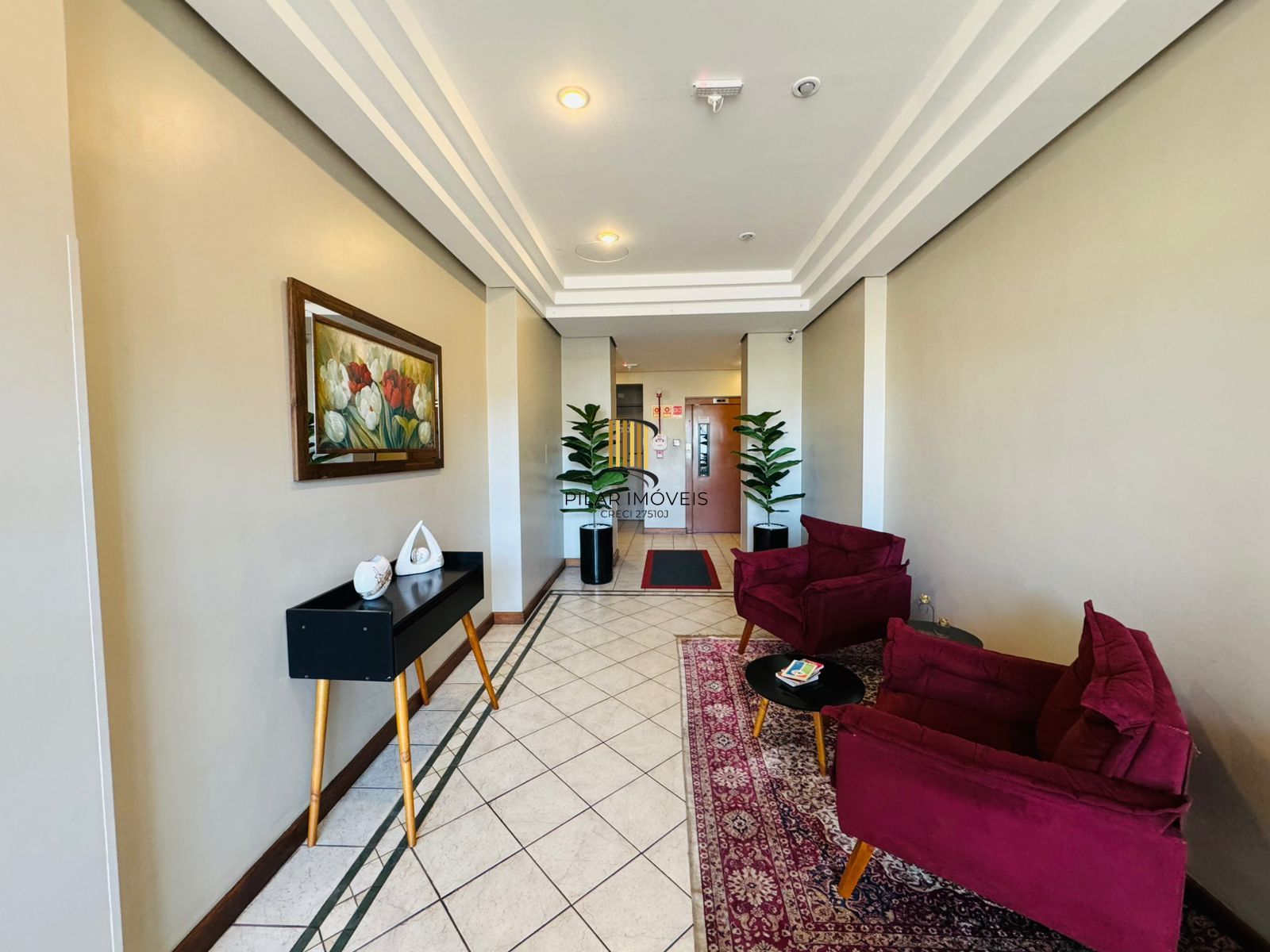 Cobertura com Terraço, Vista Livre e Porteira Fechada na Av. Protásio Alves