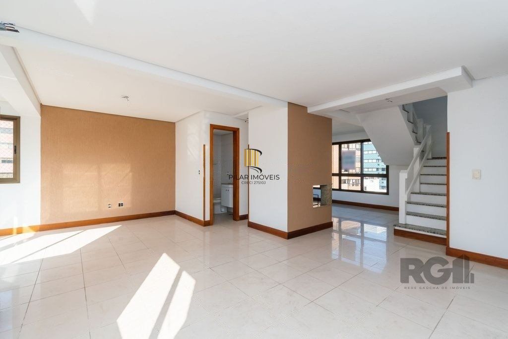 Duplex 3 dormitórios no bairro Mont Serrat