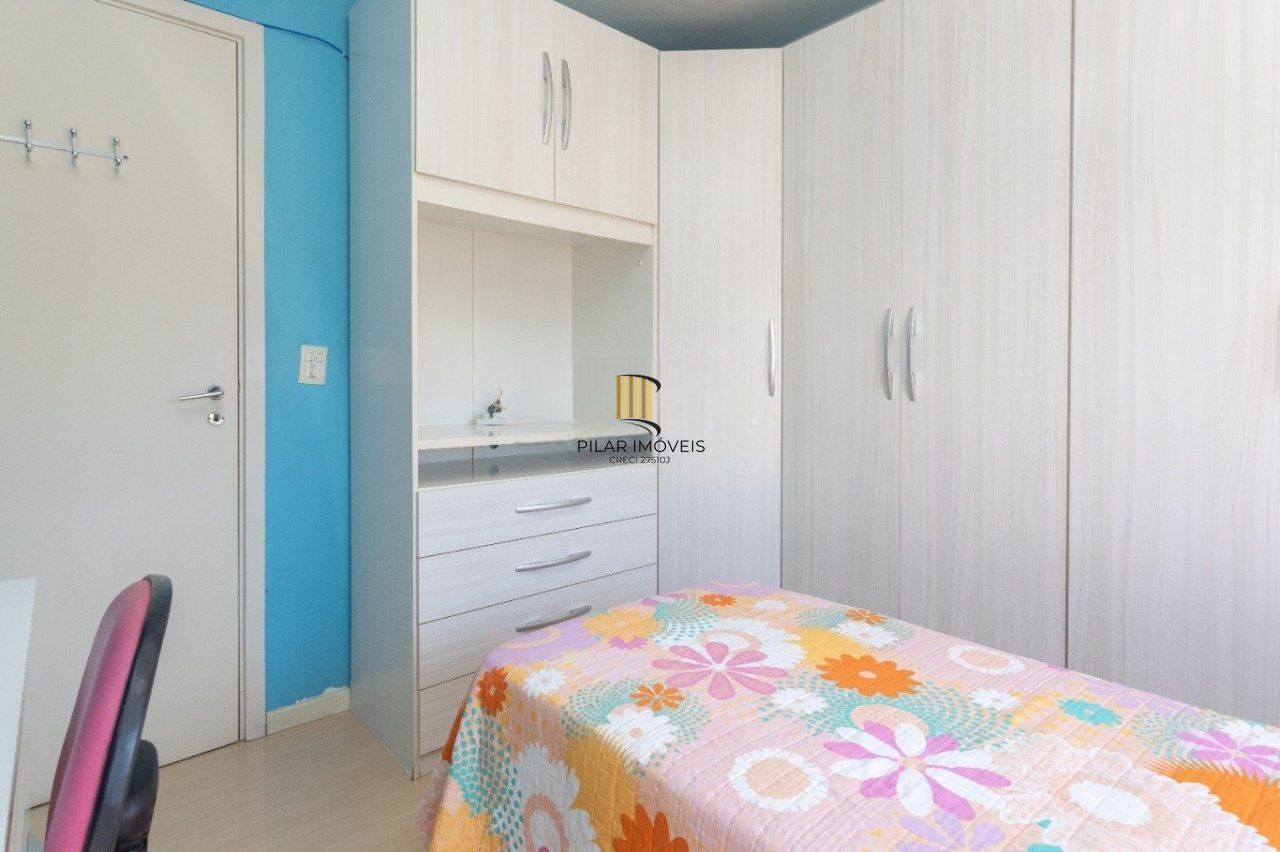 Amplo Apartamento de 3 Dormitórios com Churrasqueira no Bairro Floresta