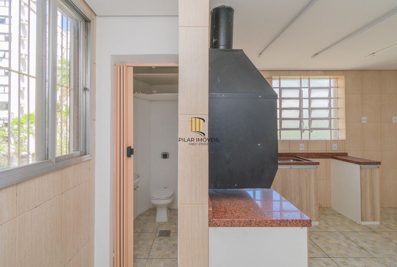 Apartamento Amplo de Esquina com 93m² no Bairro Petrópolis